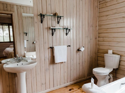 Edenbrook Country Manor, Edenbrook Wooden Lodge Classic Queen, Bathroom