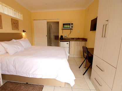 Classic Room Queen @ Edenvale Guest House