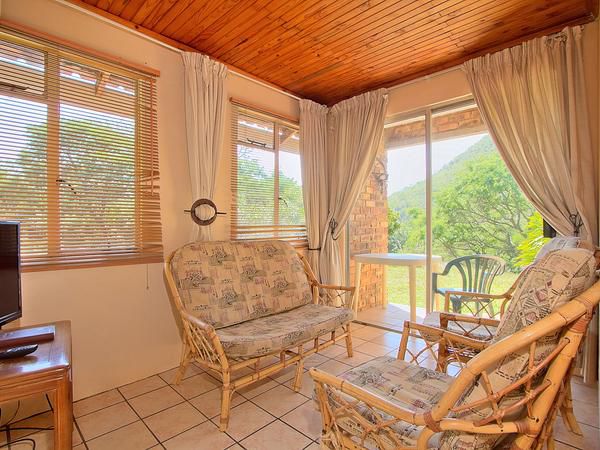Elangeni Holiday Resort Waterval Boven Mpumalanga South Africa Palm Tree, Plant, Nature, Wood, Living Room