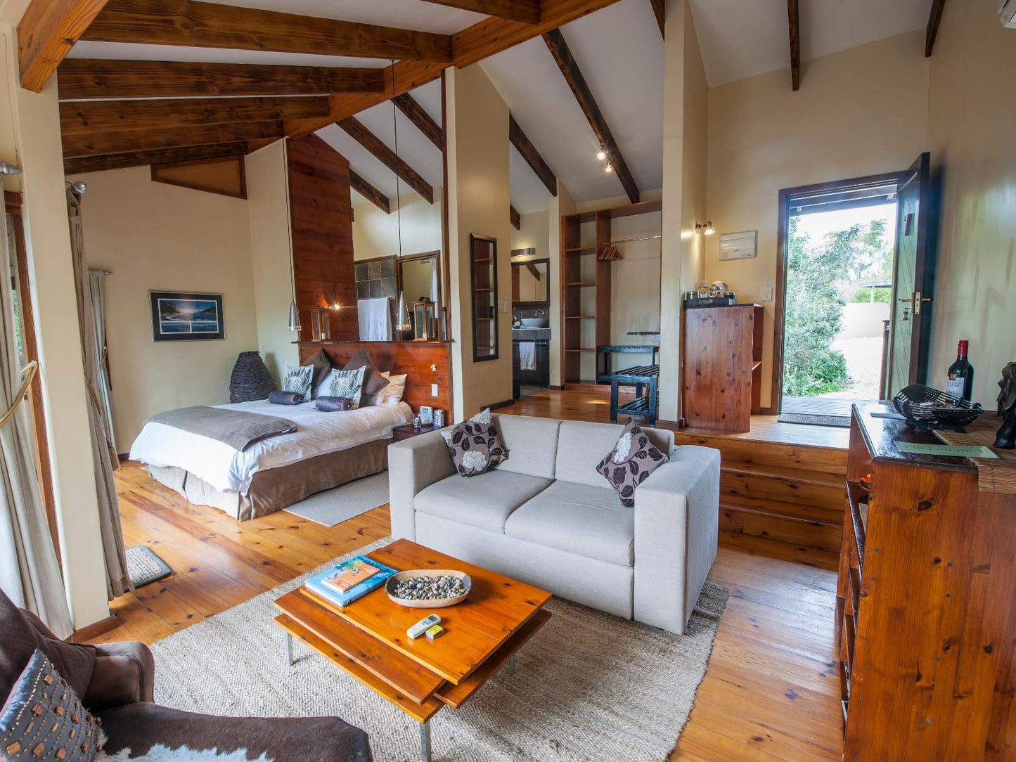 Executive suite @ Elephant Hide Of Knysna Guest Lodge