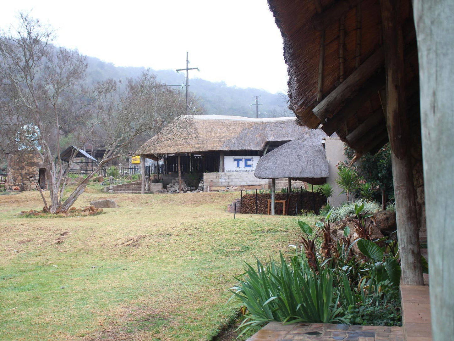 Bush Hut @ Emahlathini Farm Lodge