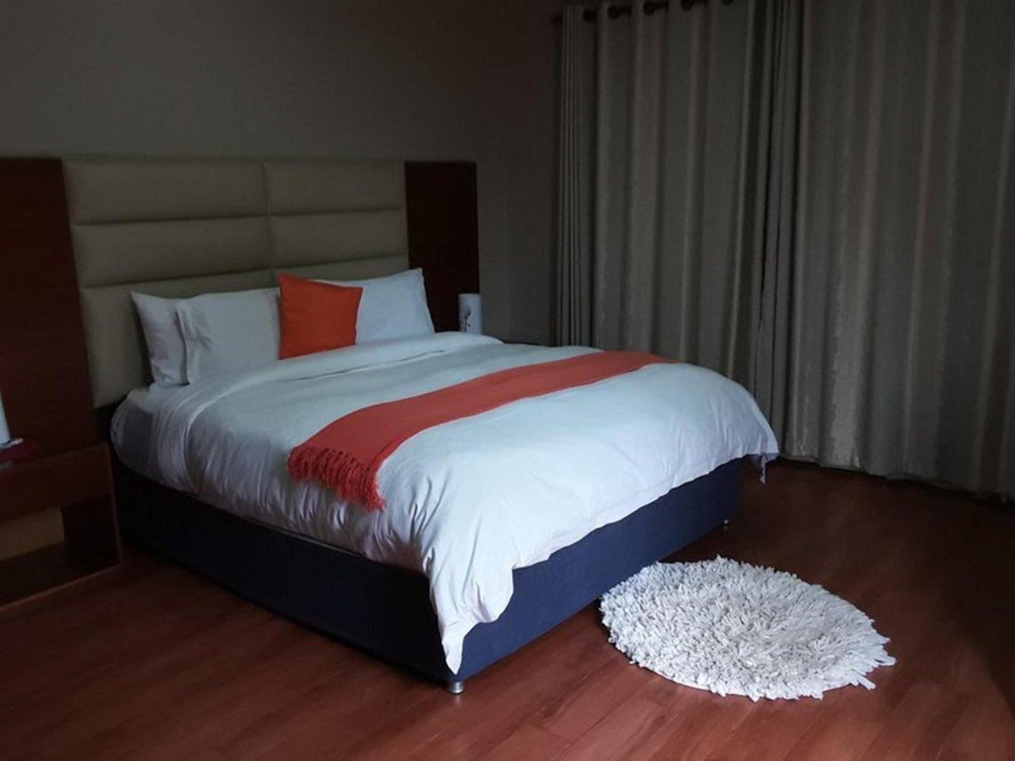 Luxury Room @ Emangweni Guesthouse