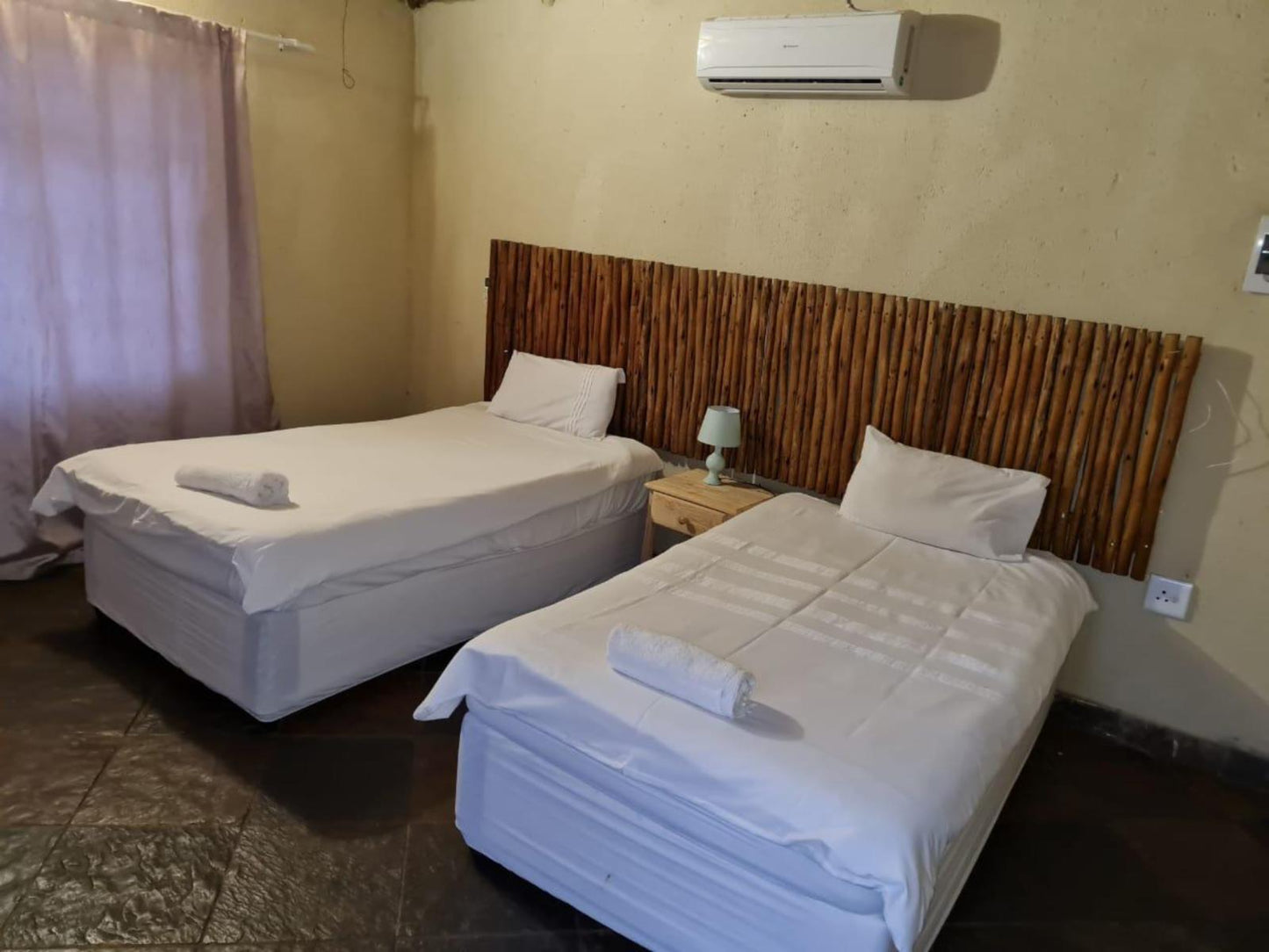 Double Bed @ Endhawini Safari Lodge