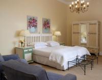 Luxury King Suite @ Essenwood House