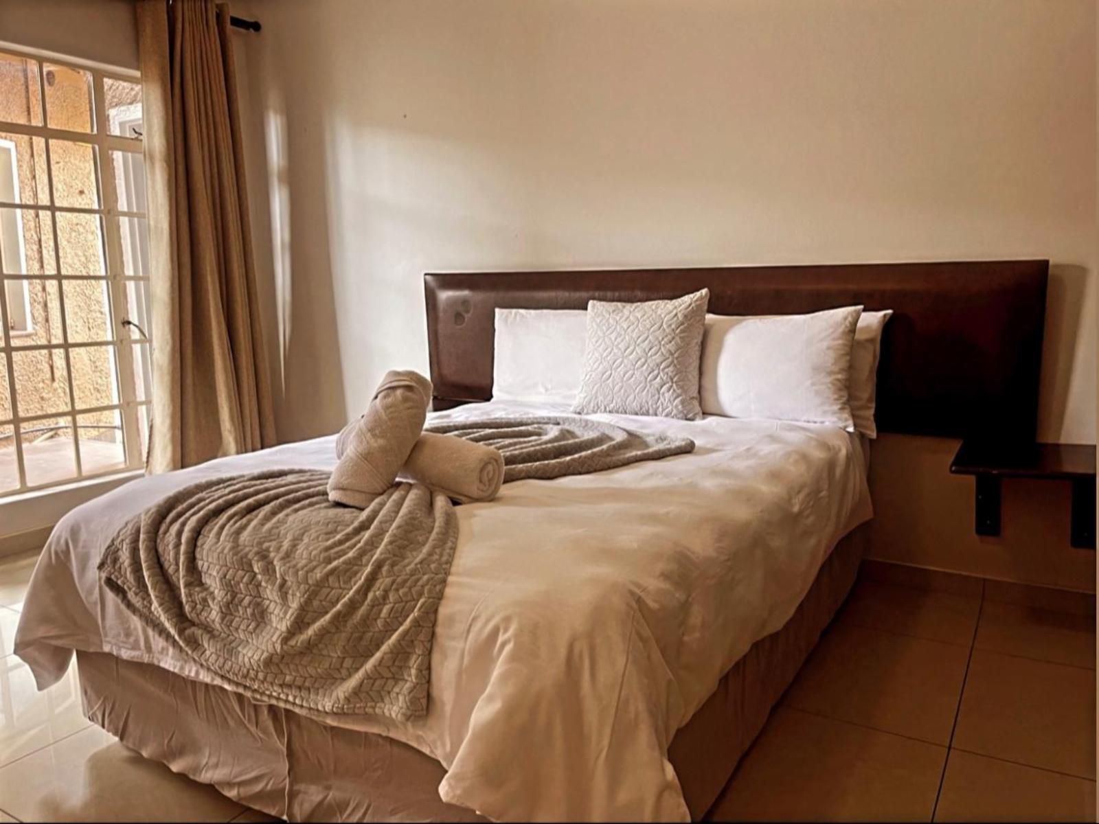 Ethithiya Boutique Guesthouse, Comfort Queen Room with Bath and Shower, Bedroom