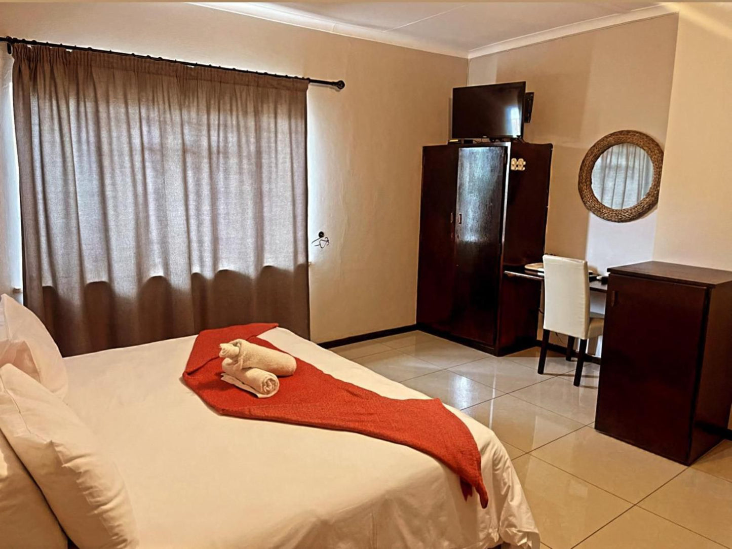 Ethithiya Boutique Guesthouse, Comfort Queen Room with Bath and Shower