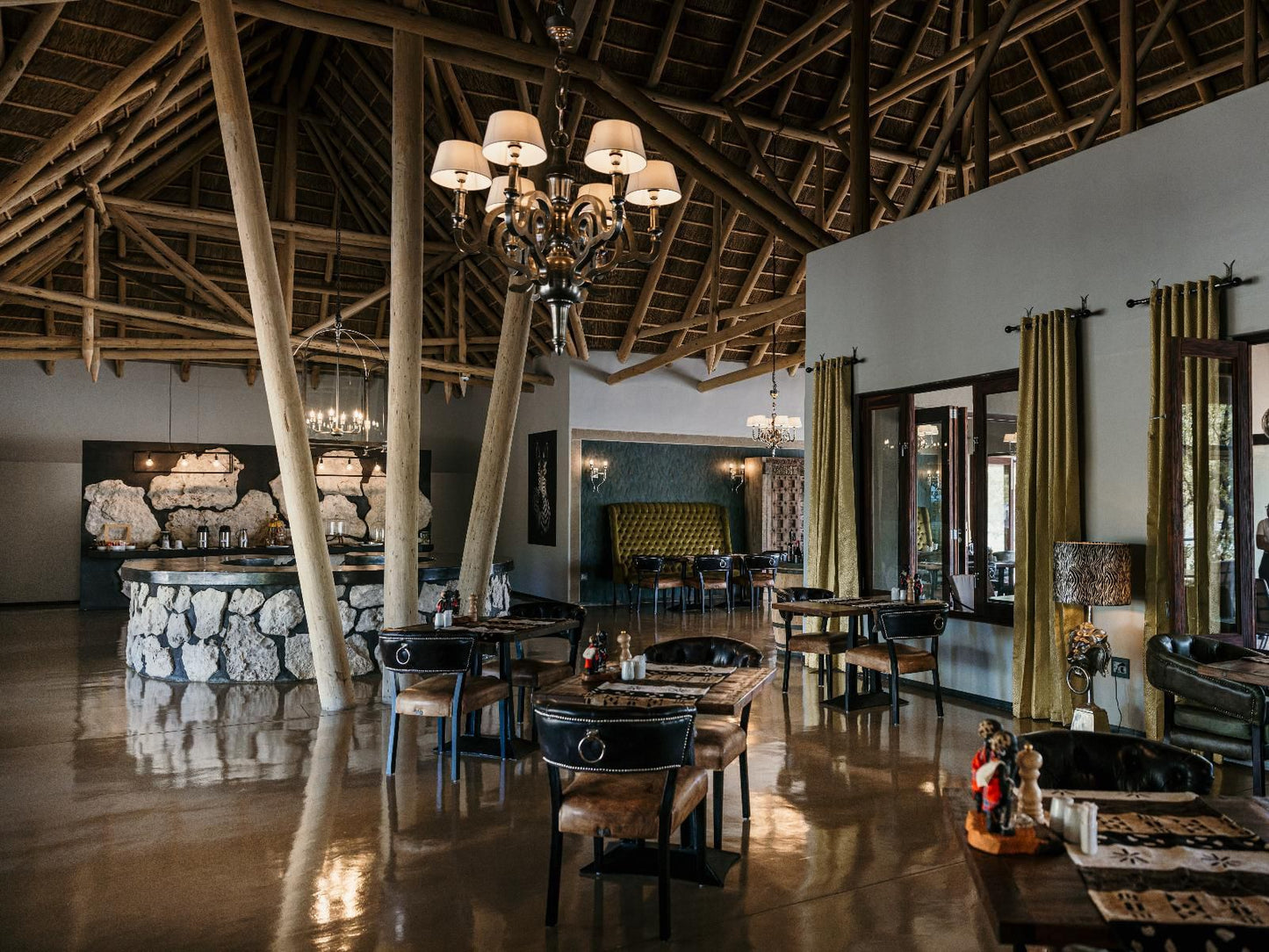 Etosha Oberland Lodge, Restaurant, Bar