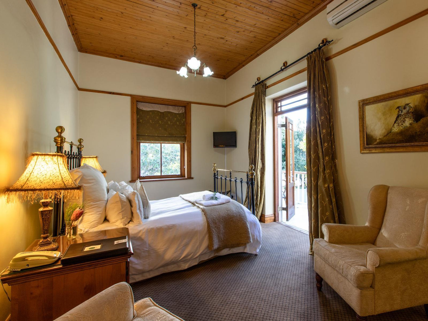 Classic Rooms @ Evergreen Manor & Spa