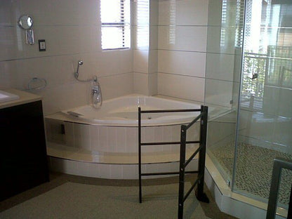 Executive Suites 555 Morningside Durban Kwazulu Natal South Africa Bathroom, Swimming Pool