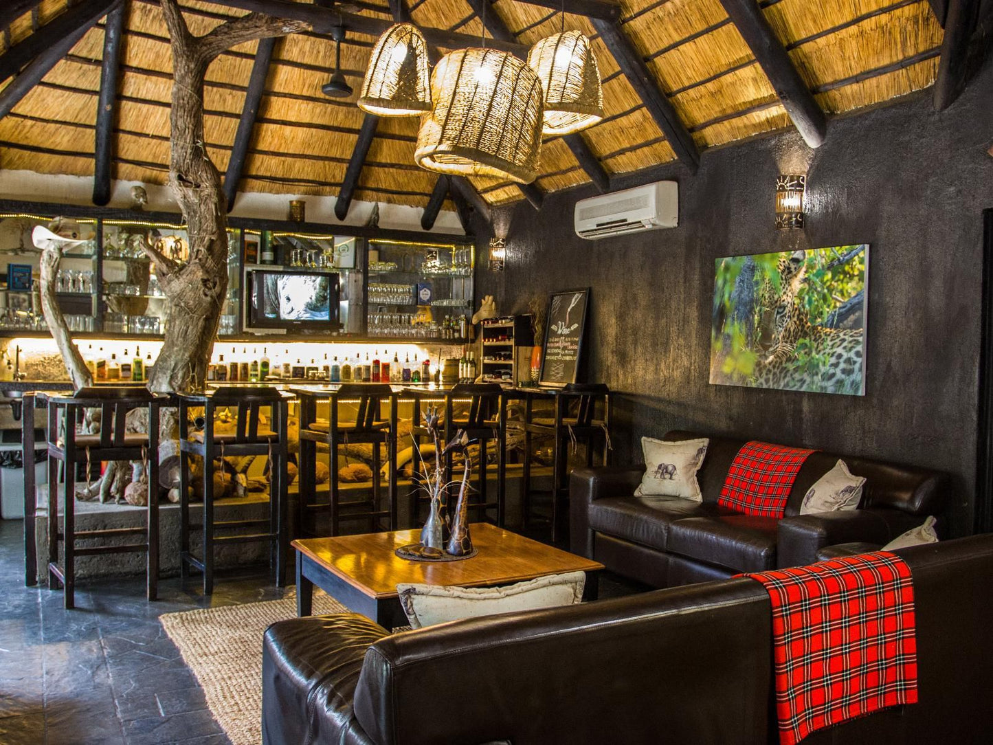 Ezulwini Game Lodges, Restaurant, Bar