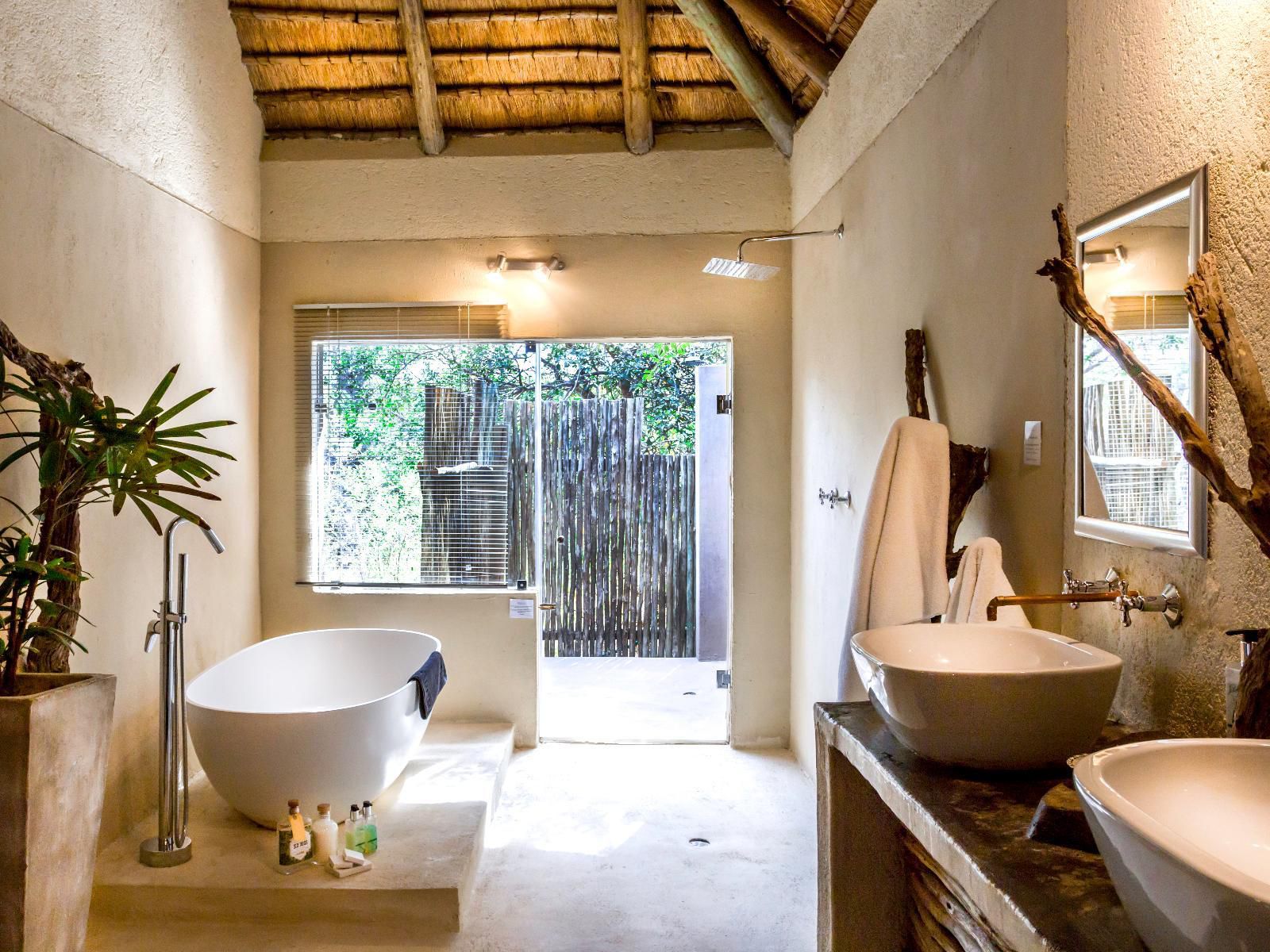 Ezulwini Game Lodges, Luxury Chalets Billy's Lodge, Bathroom