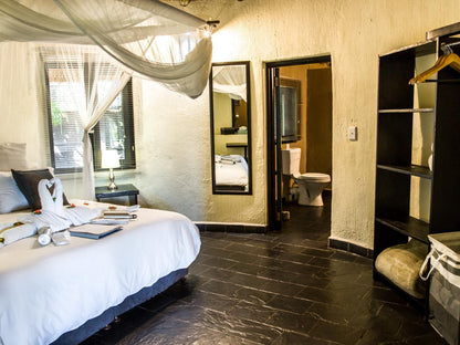 Ezulwini Game Lodges, Luxury Chalets River Lodge, Bedroom