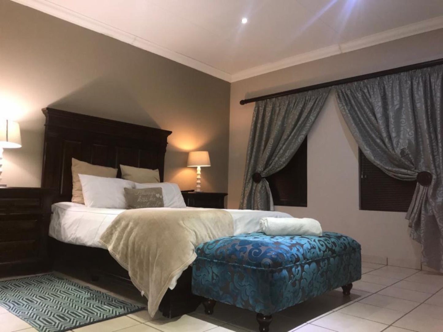 Executive Standard Suite @ Fairview Guest House