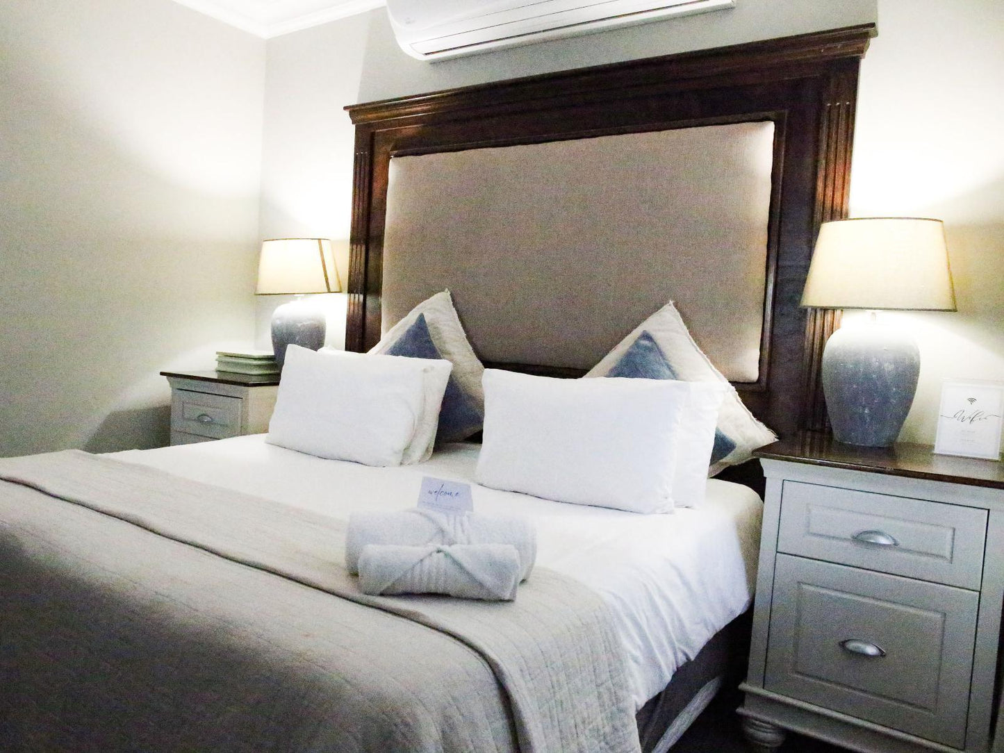 Luxury King Room @ Familia Guesthouse
