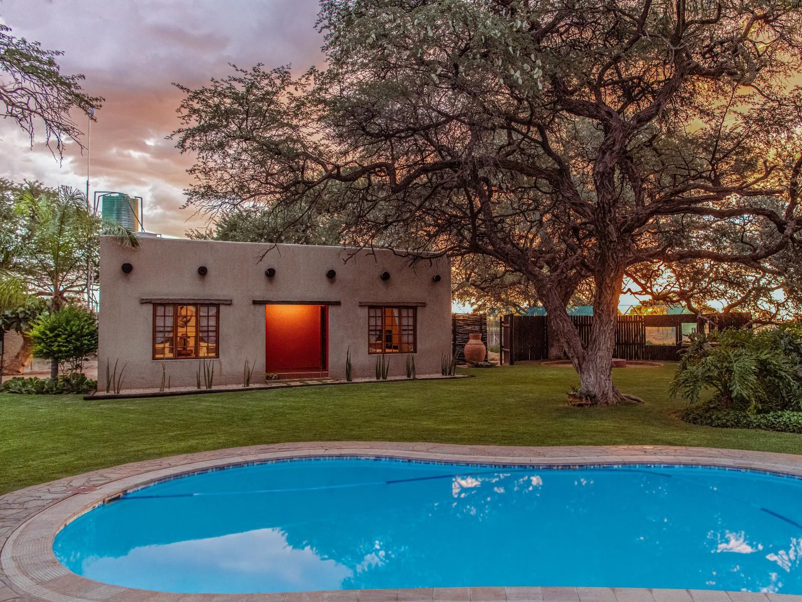 Farmstay Okakeua, House, Building, Architecture, Swimming Pool