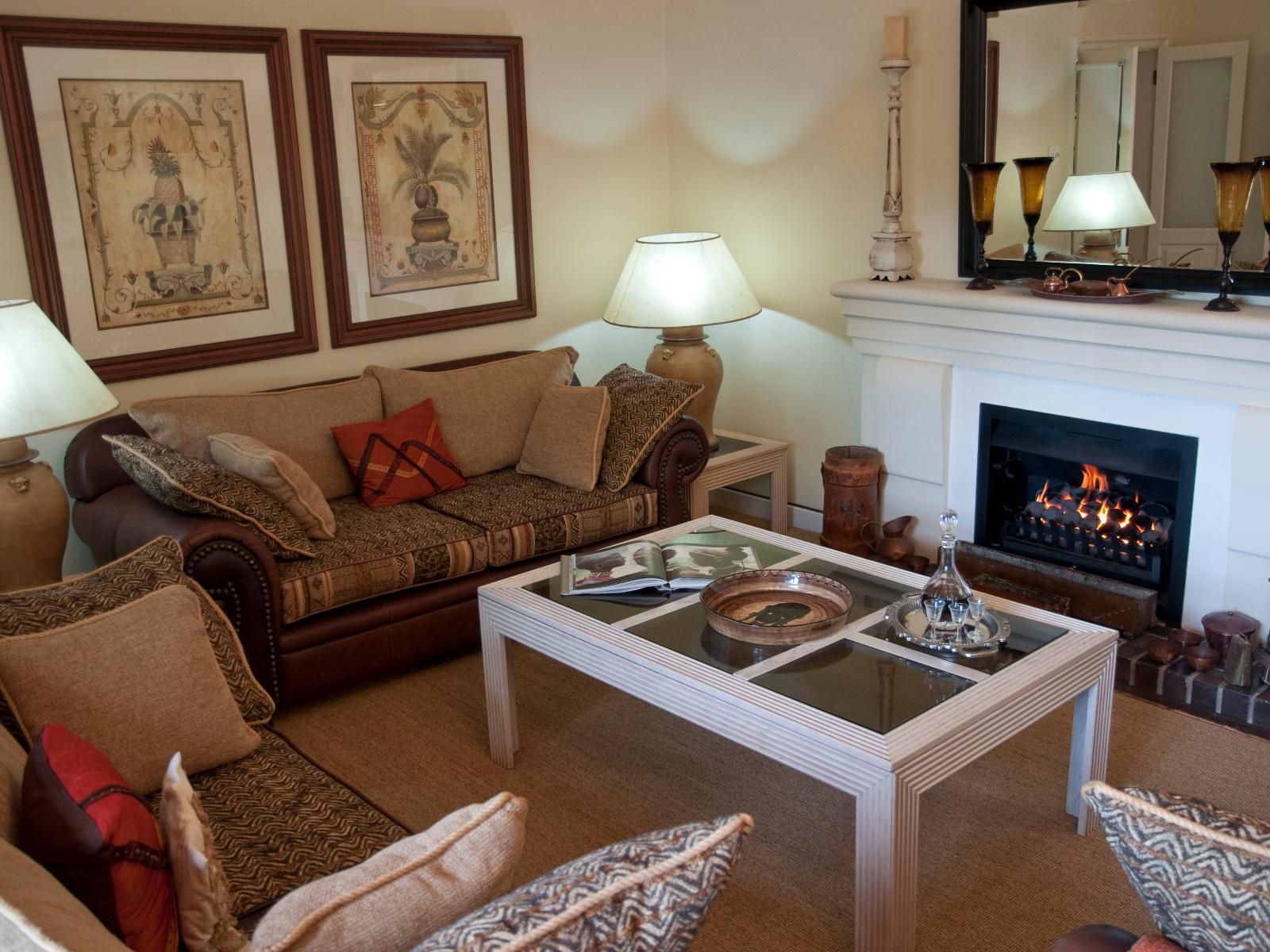 Fernwood Manor, Living Room