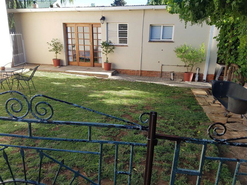 Figtree Colesberg Northern Cape South Africa House, Building, Architecture, Palm Tree, Plant, Nature, Wood