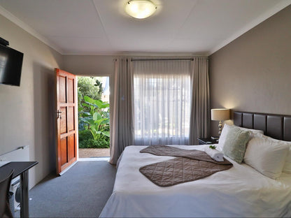 Double Rooms @ Fin And Feather Guest Lodge