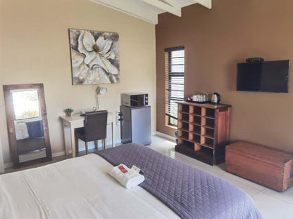 Room 5 Deluxe Double Room @ Fish Eagle Manor