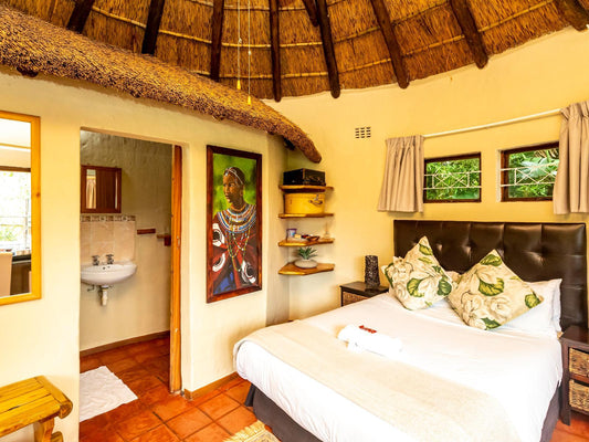 Safari 4 Standard Room with Pool View @ Fish Eagle Manor