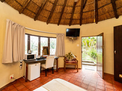 Safari 4 Standard Room with Pool View @ Fish Eagle Manor