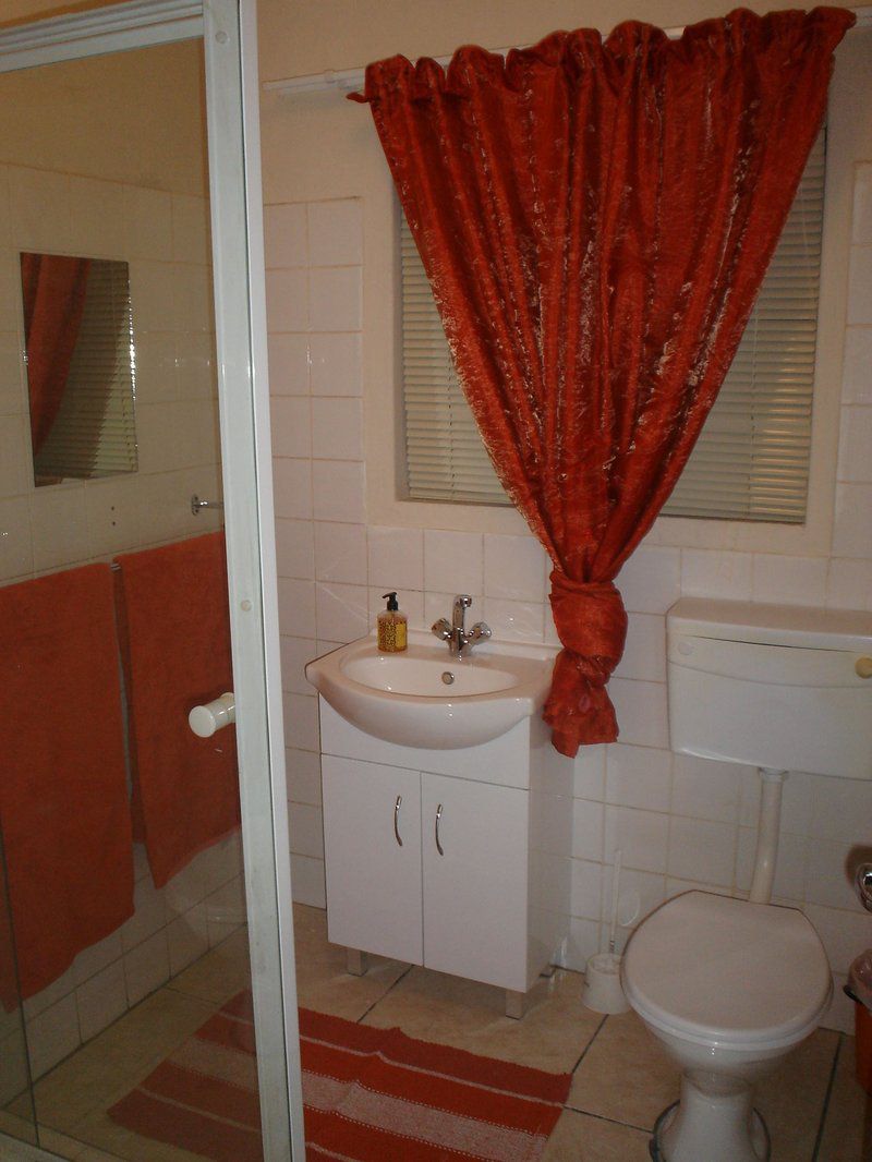 Flip Flops Oornag Oosterville Upington Northern Cape South Africa Bathroom