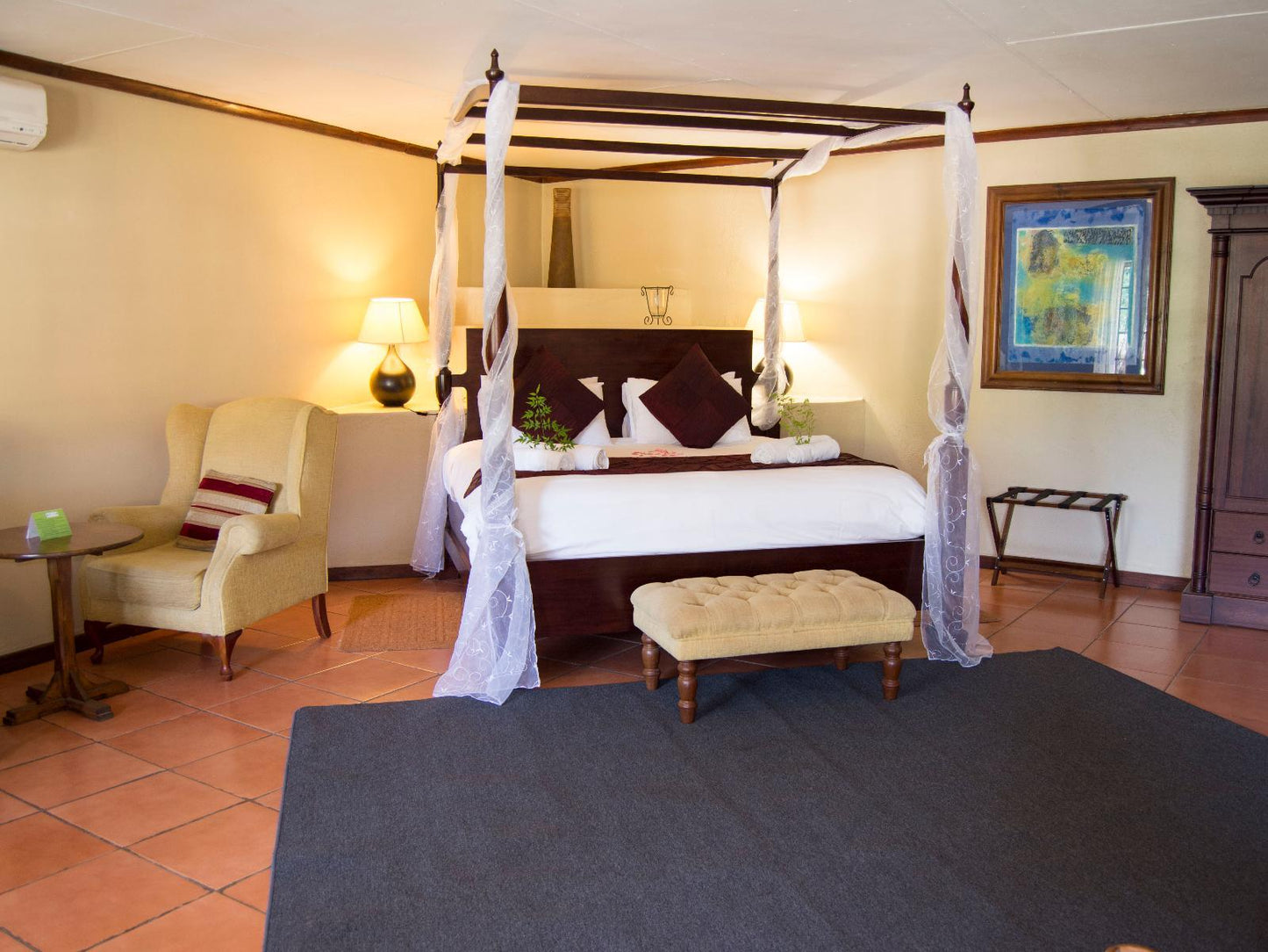 Large Honeymoon Suite @ Floreat Riverside Lodge