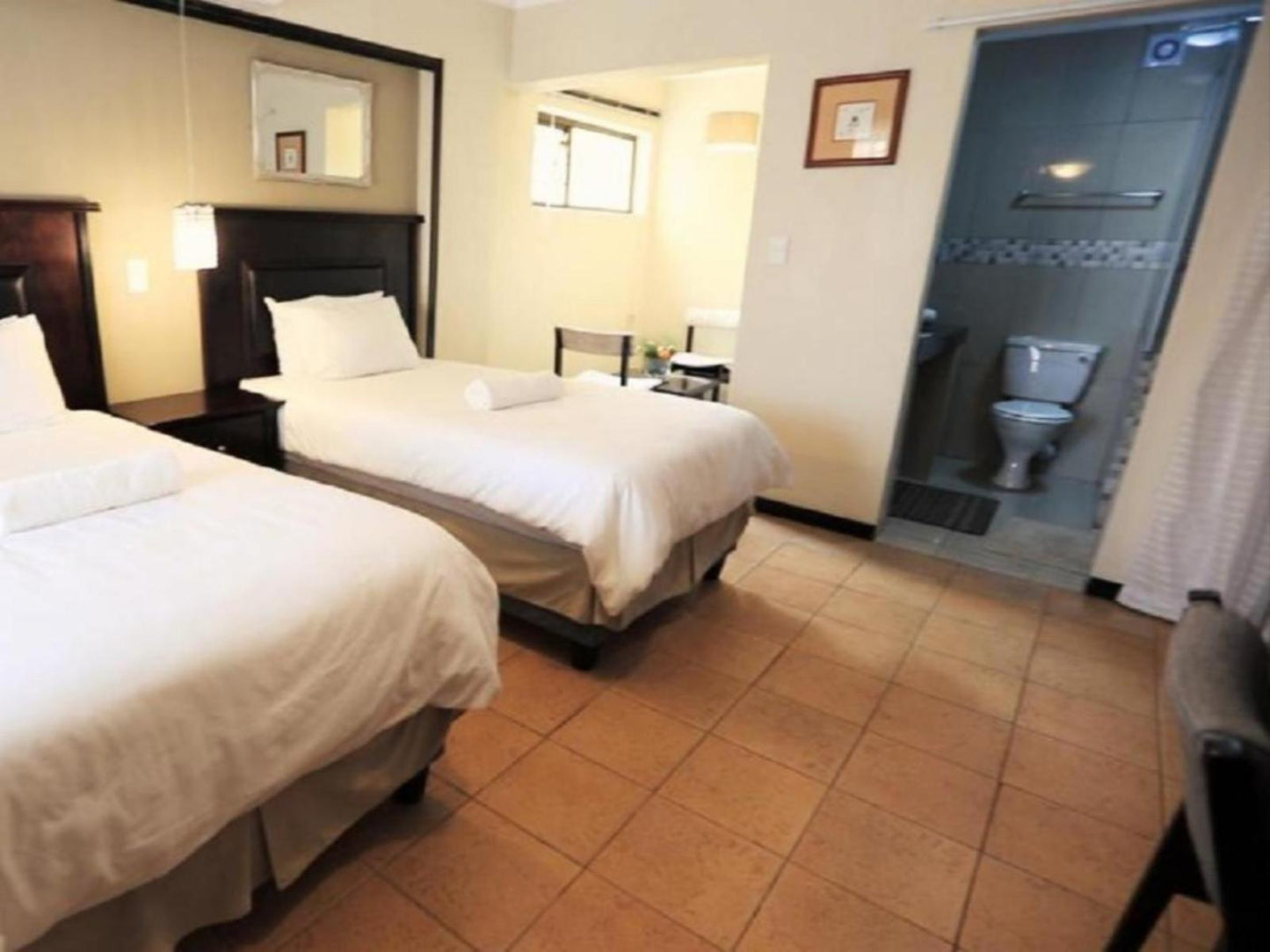 Superior Twin Rooms @ Floreat Riverside Lodge