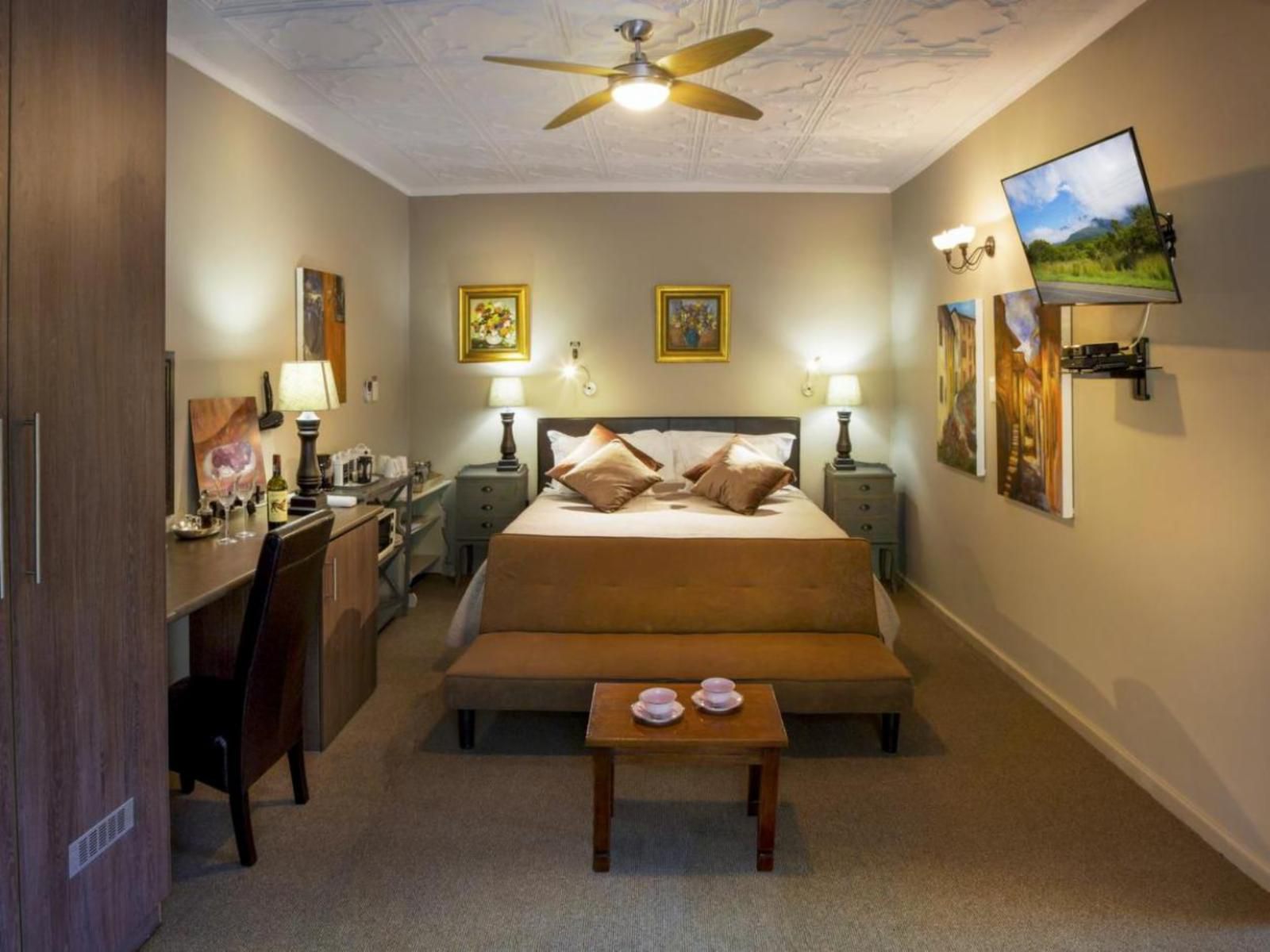 Forest Hall Guest House, Luxury Family Room, Bedroom