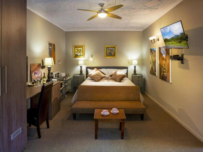 Forest Hall Guest House, Luxury Family Room, Bedroom