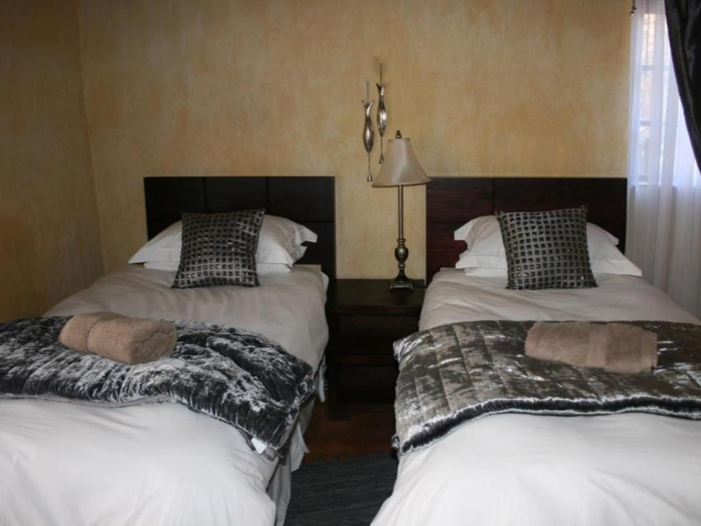 Fox And Squirrel Dullstroom Mpumalanga South Africa Bedroom