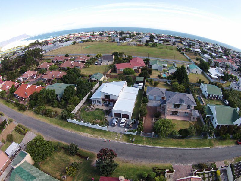 Friendly Stay Kleinmond Western Cape South Africa House, Building, Architecture, Palm Tree, Plant, Nature, Wood