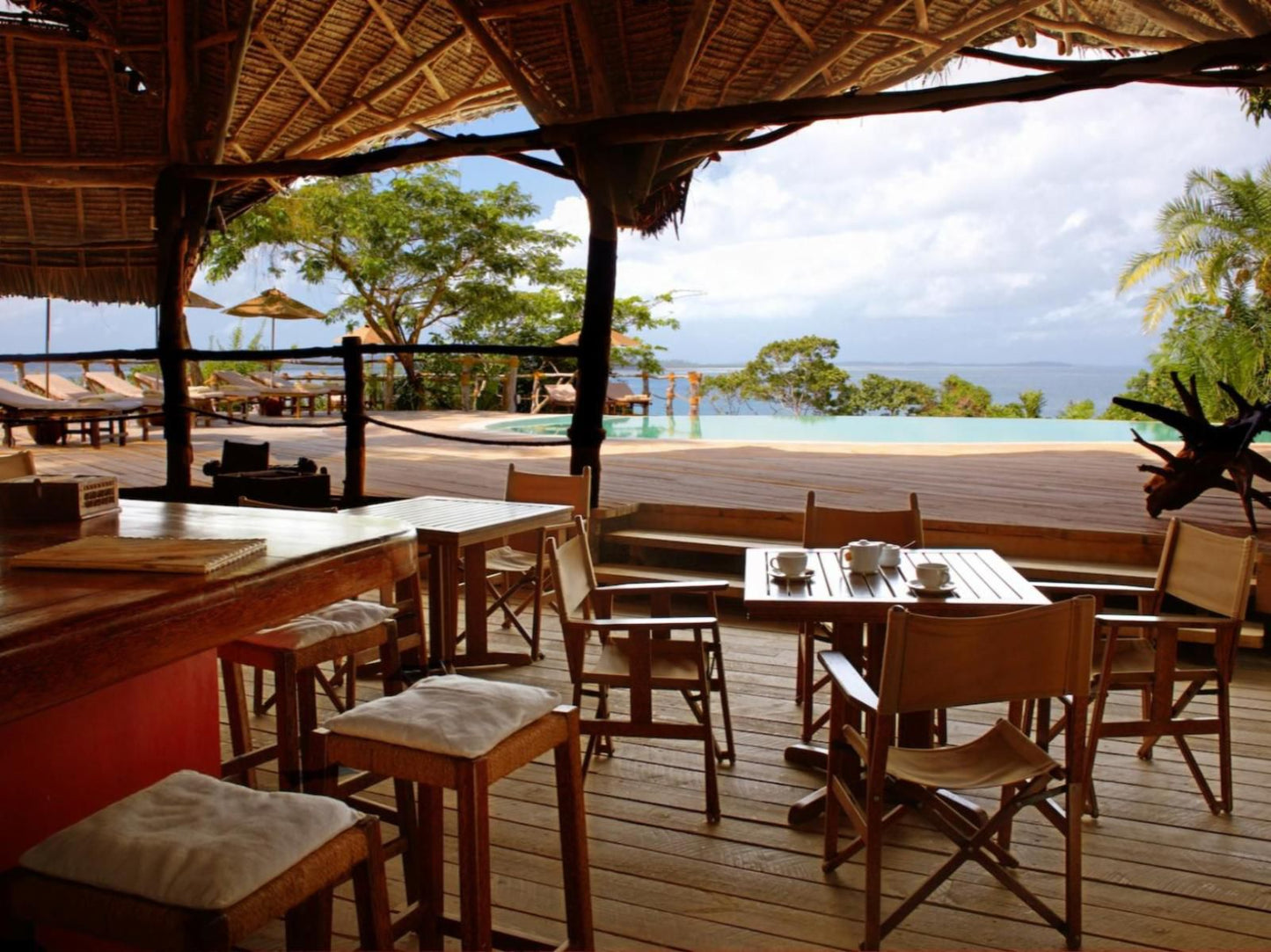 Fundu Lagoon, Bar