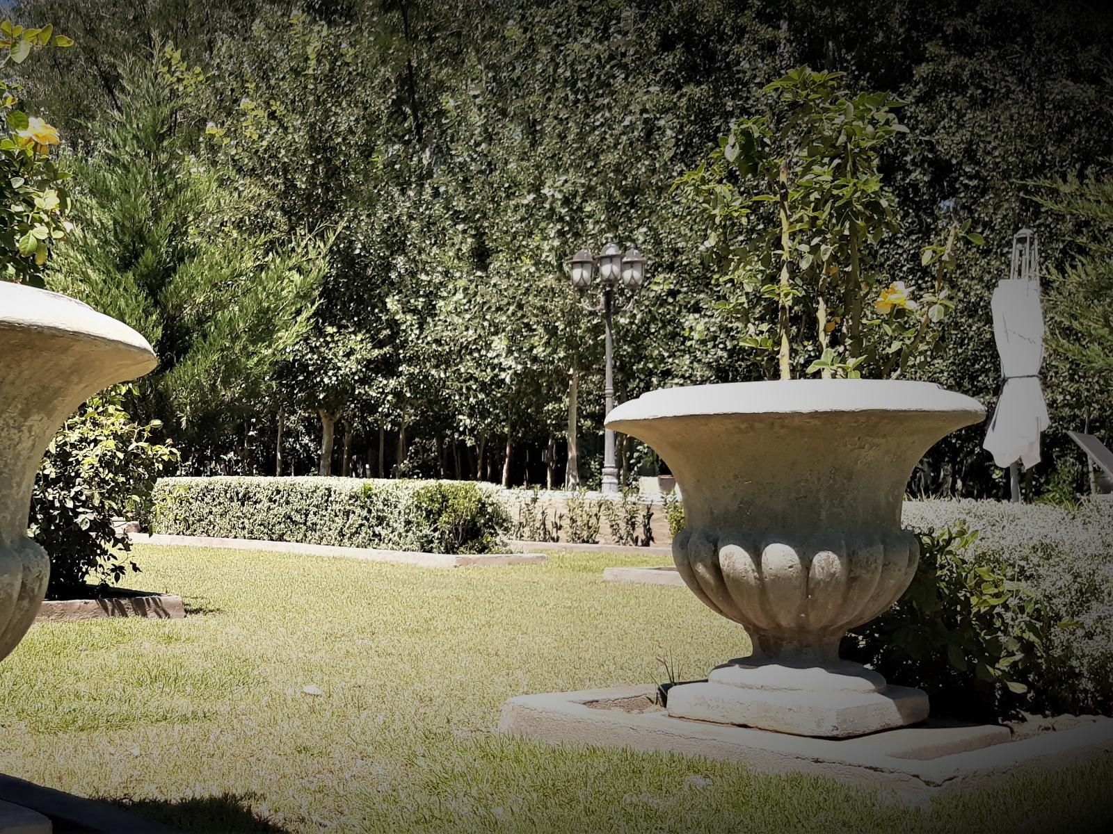 Furrows Lodge, Fountain, Architecture, Plant, Nature