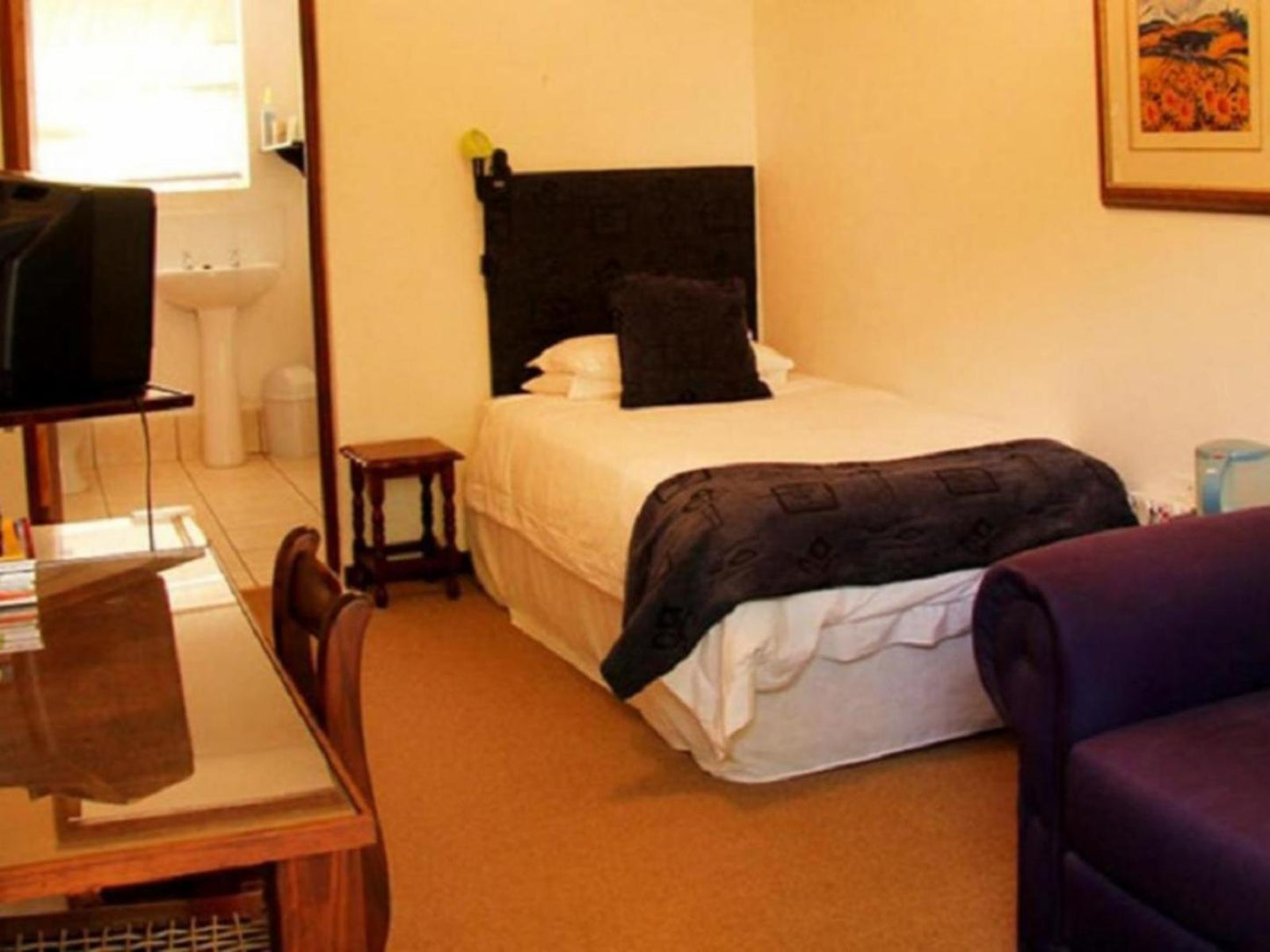 Comfort Single Room @ Fynbos Guest House