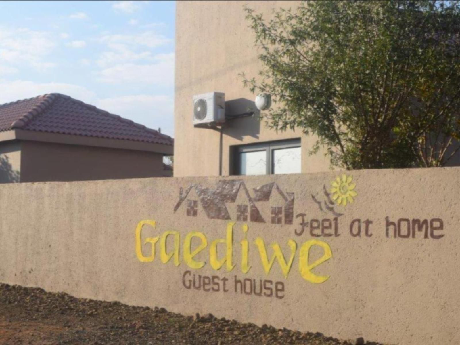 Gaediwe Guesthouse, Sign, Text