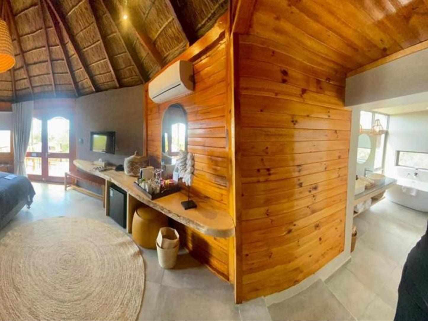 Deluxe Chalet @ Garden Route Game Lodge