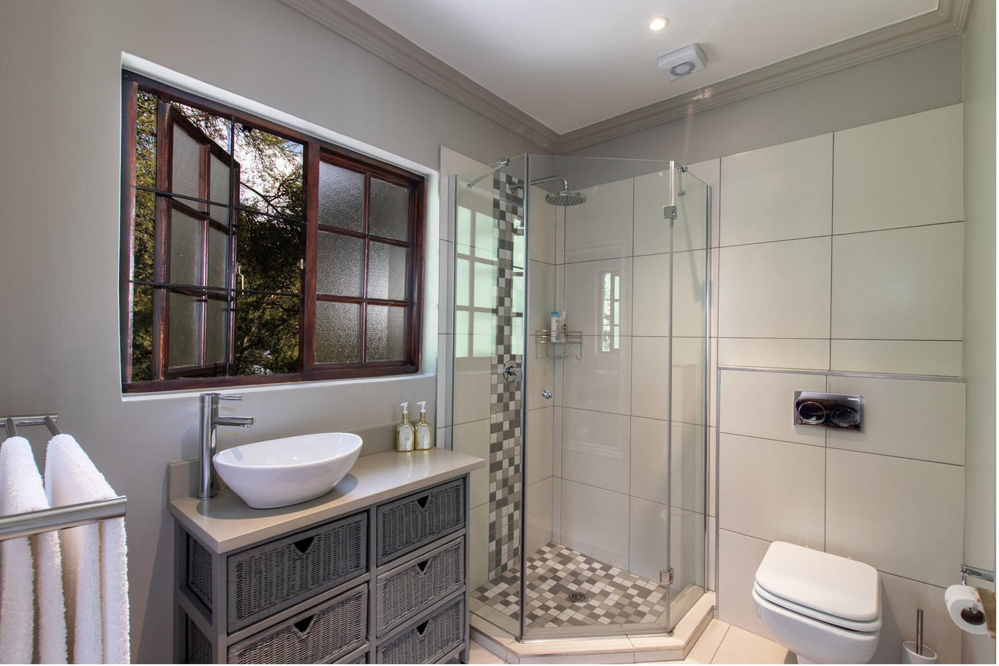Garden View Executive Suite Hurlingham Johannesburg Gauteng South Africa Unsaturated, Bathroom