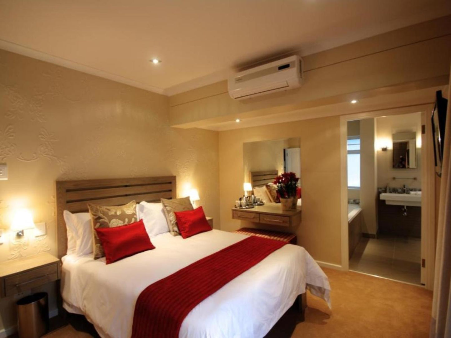 Queen Room - Disabled Friendly @ Gardenview Guest House