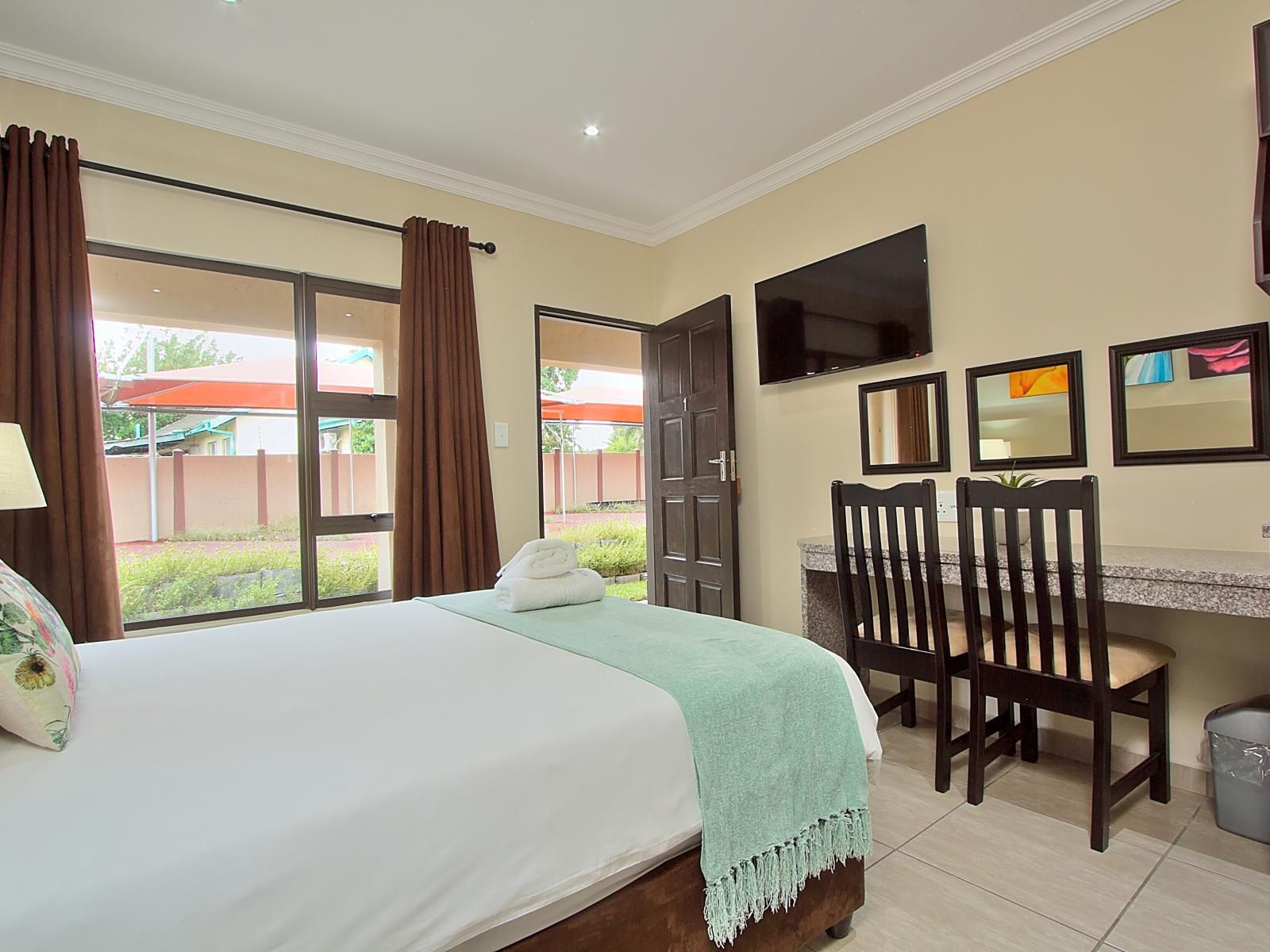 Gecko Inn Guesthouse, Luxury Room, Bedroom