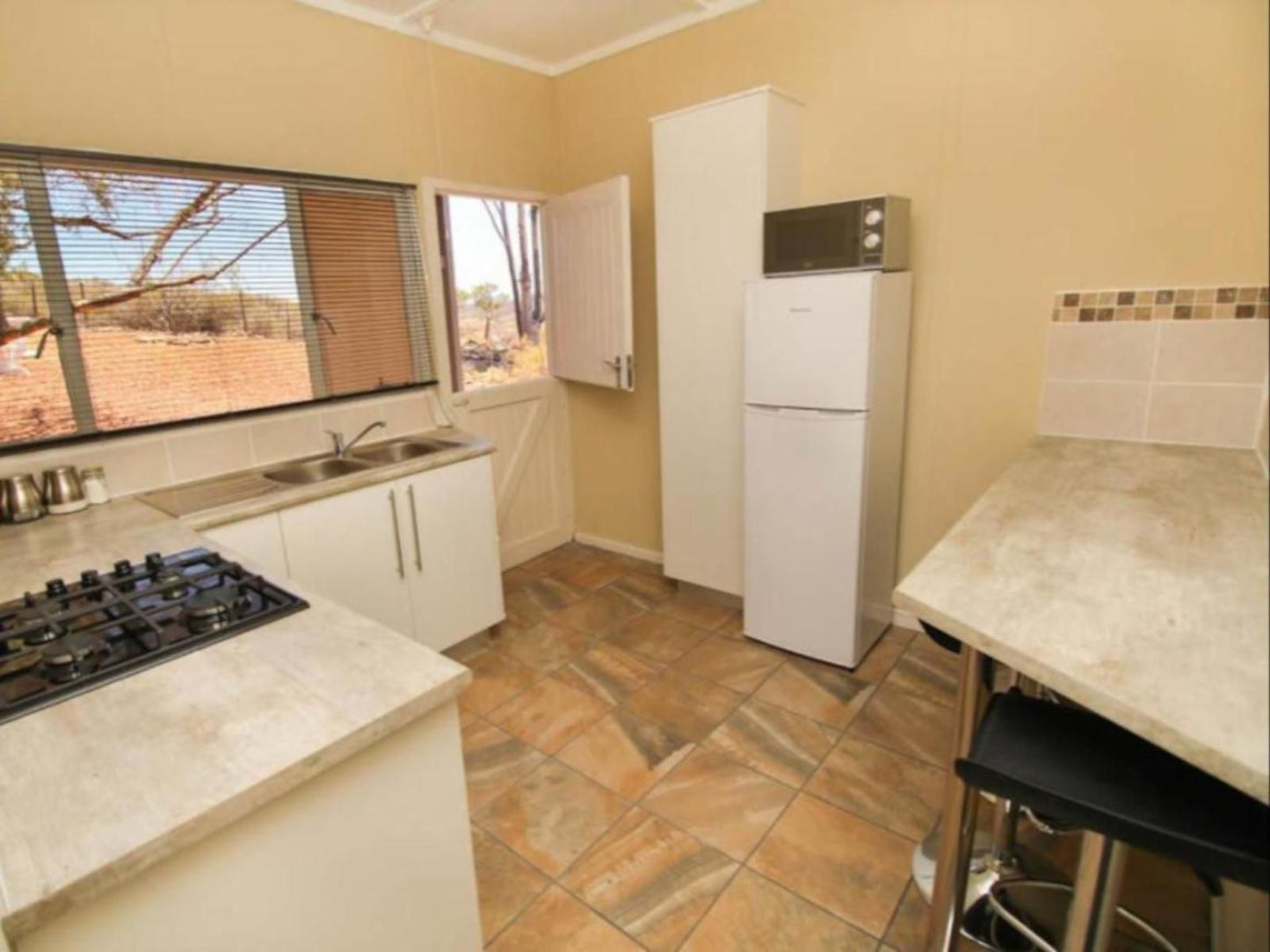 Glen Eden Farm, Glen Eden Ranch Aloe Pod, Kitchen