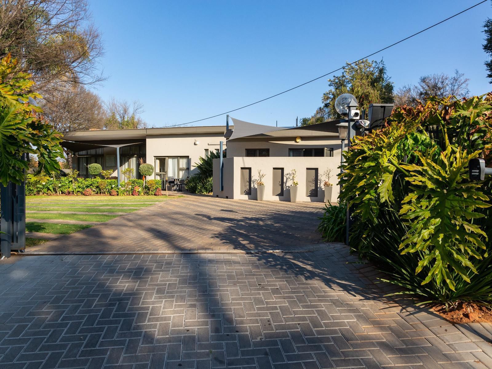 Glen Maine Guest House, House, Building, Architecture, Palm Tree, Plant, Nature, Wood, Garden