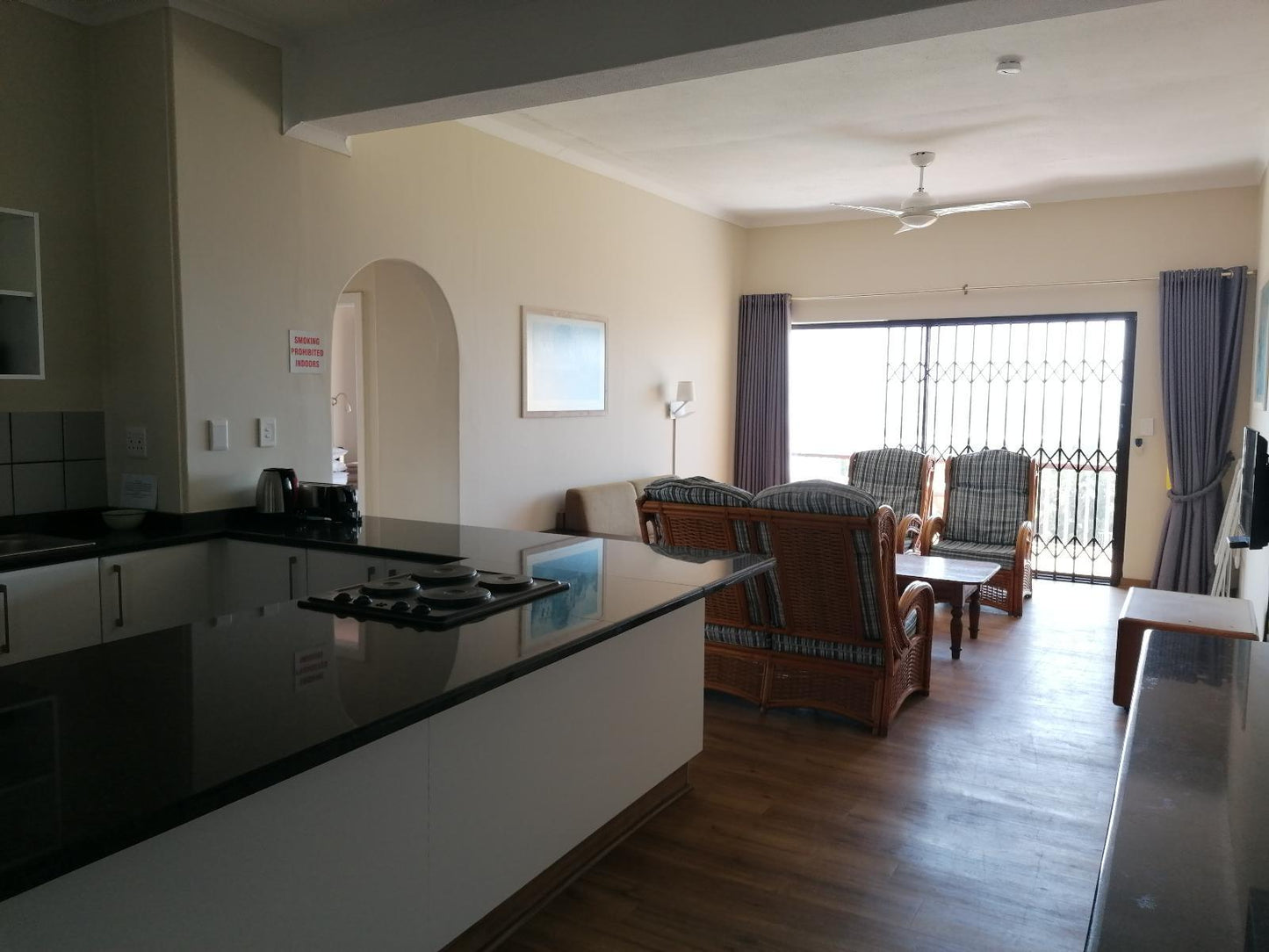 3-Bedroom Apartment with Seaview @ Glenmore Sands