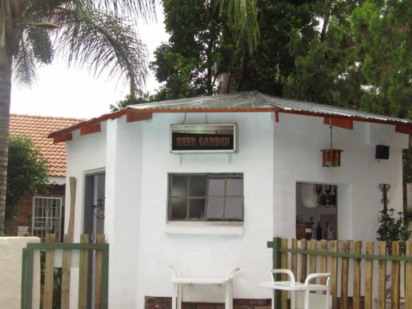 Golden Lantern Town Lodge, House, Building, Architecture, Palm Tree, Plant, Nature, Wood, Window