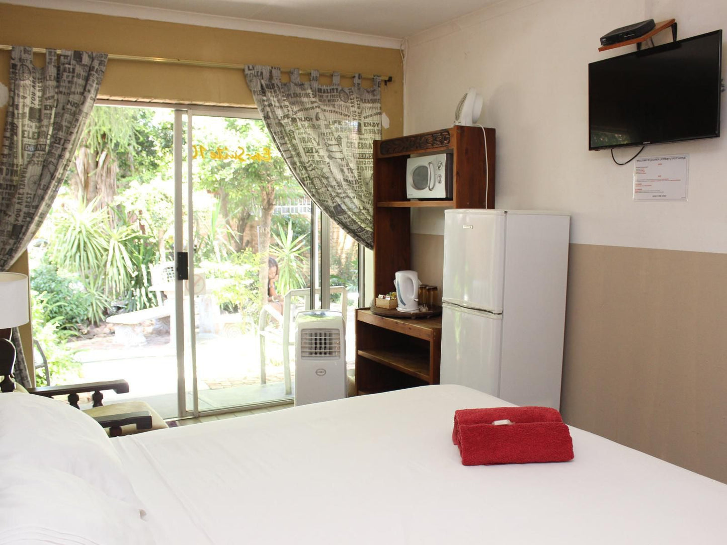 Golden Lantern Town Lodge, Private En-Suite Rooms Lux, Palm Tree, Plant, Nature, Wood