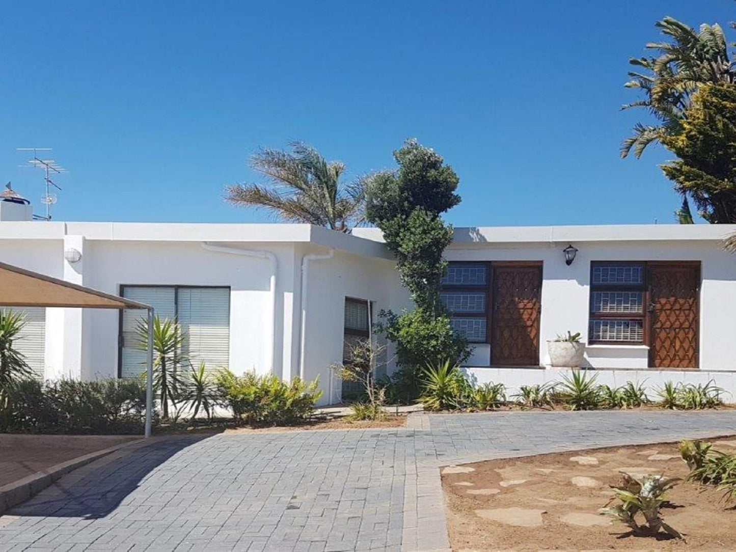 Golden Key Bandb Guest House Vredenburg Western Cape South Africa House, Building, Architecture, Palm Tree, Plant, Nature, Wood