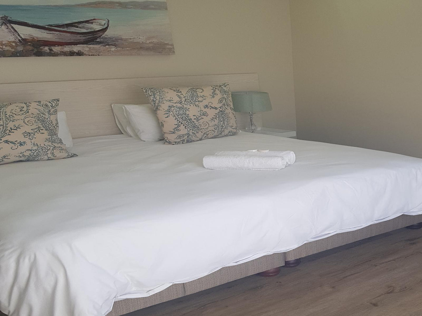 Luxury Double Room @ Goulden Street Guest House