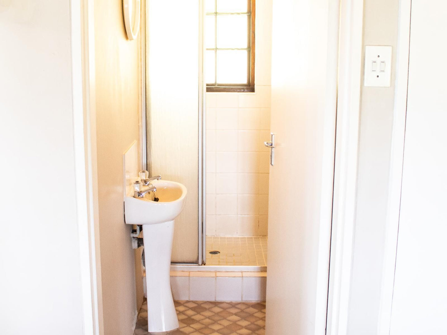 Graceland Farm Underberg Kwazulu Natal South Africa Bright, Bathroom