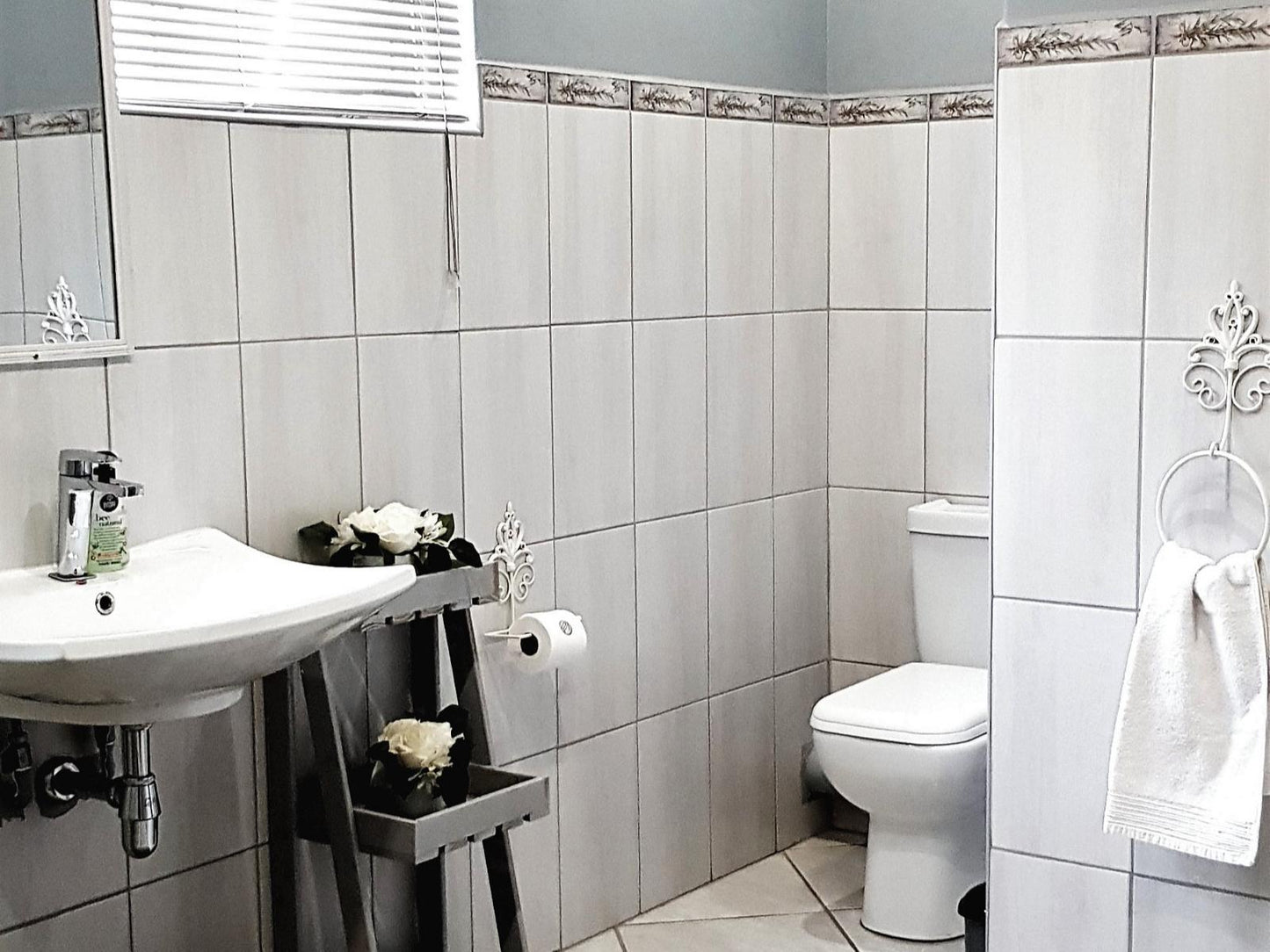 Family Room with Shower @ Graceland Guesthouse