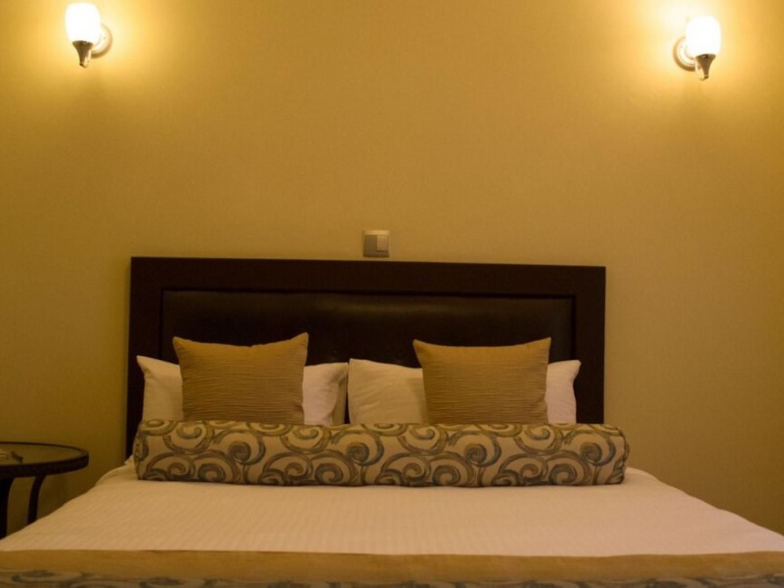 Gramo Suites, Standard Studio, Sepia Tones, Bedroom